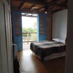 Casa rústica e charmosa em condomínio - Lagoinha